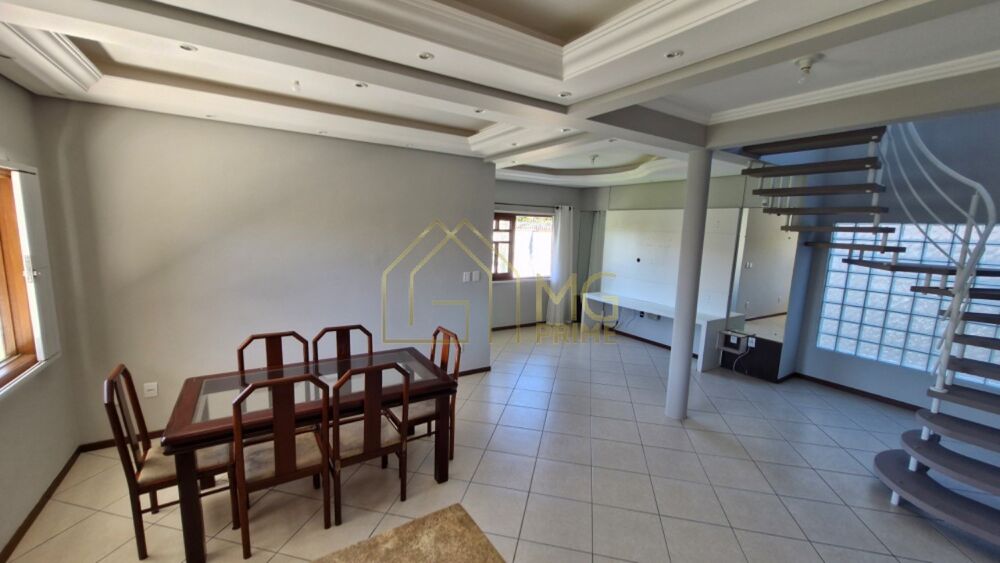 Casa à venda com 4 quartos, 240m² - Foto 4