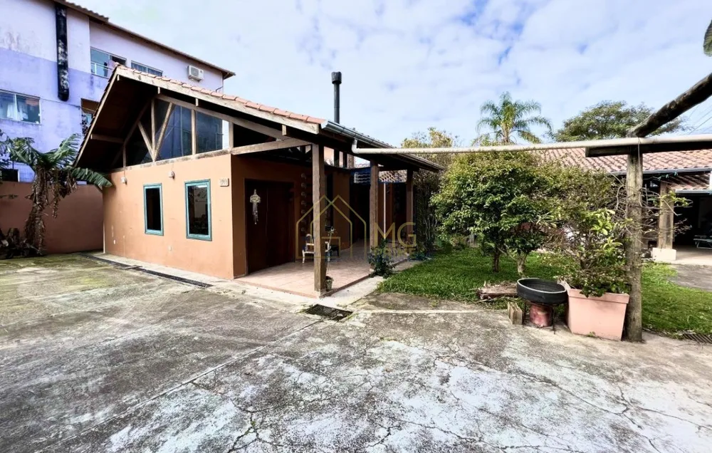 Casa, 4 quartos, 132 m² - Foto 1