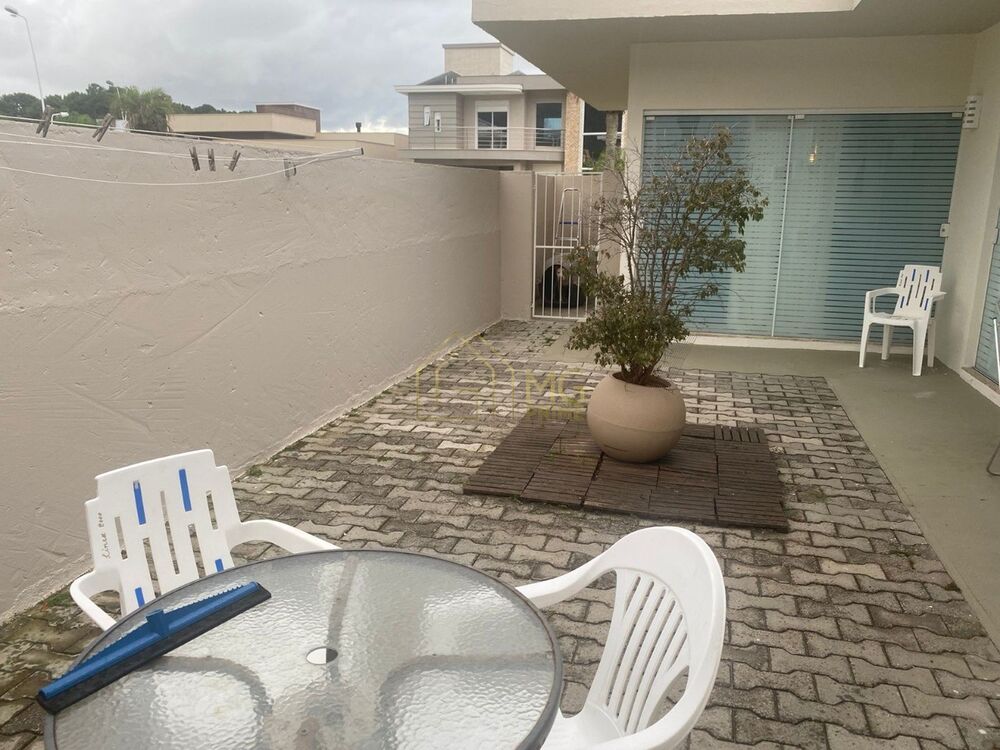 Casa à venda com 3 quartos, 150m² - Foto 2