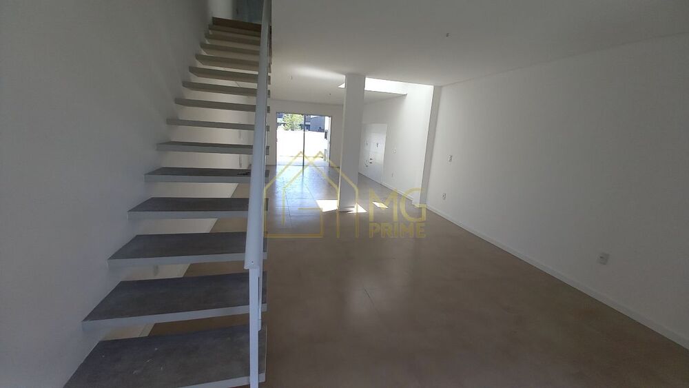 Casa, 4 quartos, 141 m² - Foto 1