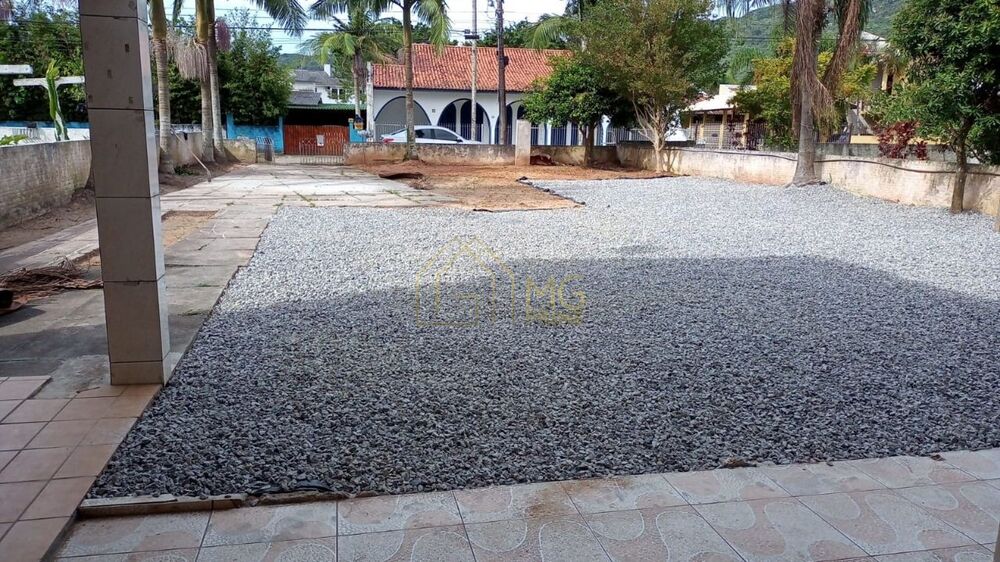 Casa à venda com 3 quartos, 250m² - Foto 2