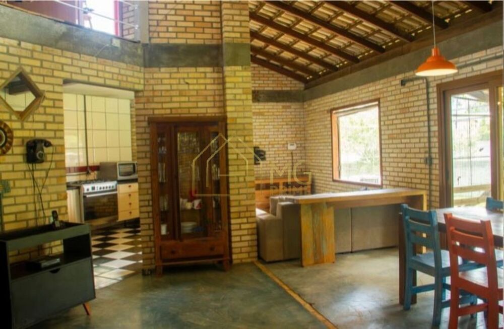 Casa à venda com 3 quartos, 189m² - Foto 2