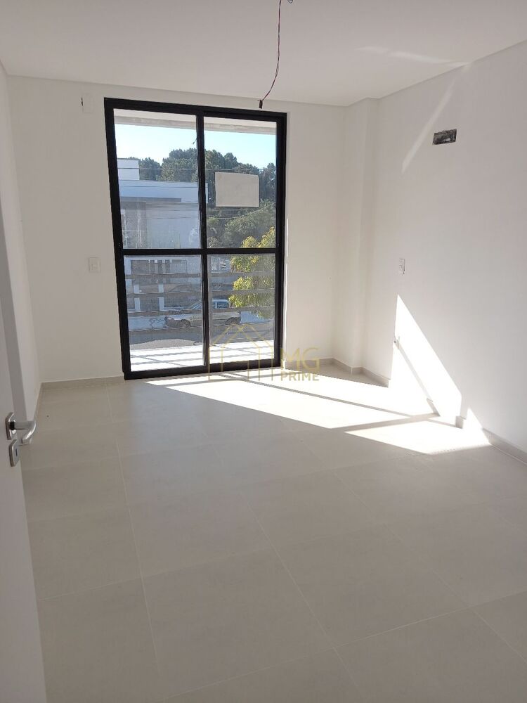 Casa à venda com 2 quartos, 90m² - Foto 11