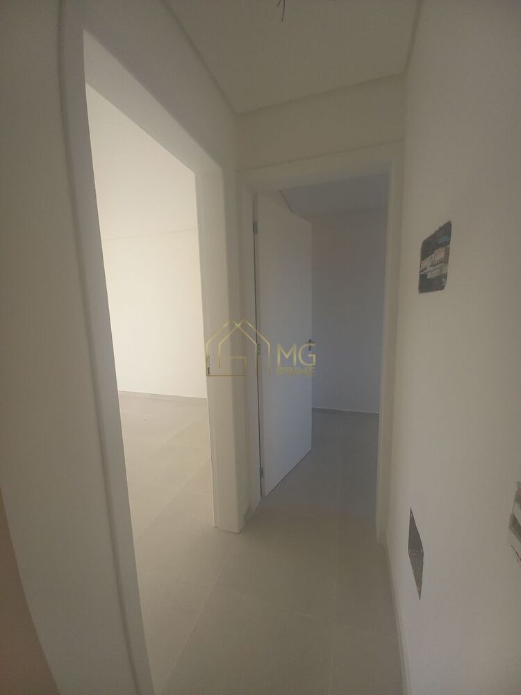 Casa à venda com 2 quartos, 90m² - Foto 9