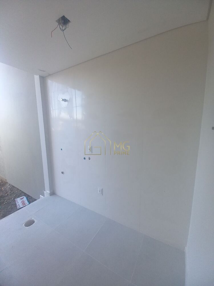 Casa à venda com 2 quartos, 90m² - Foto 5