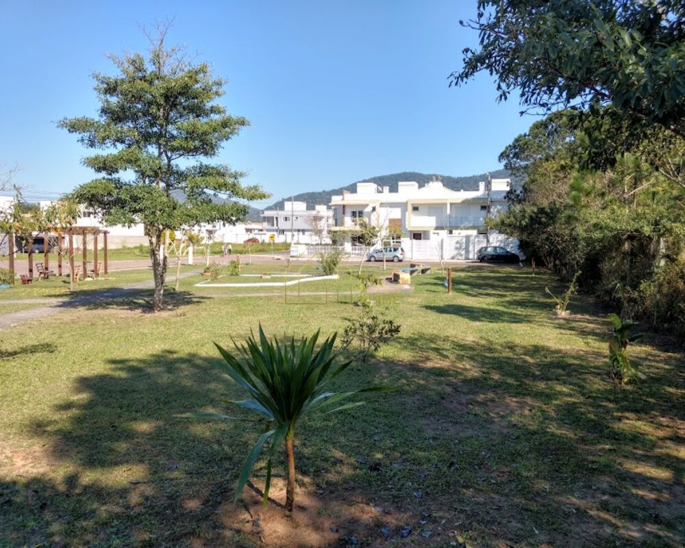 Casa à venda com 2 quartos, 90m² - Foto 37