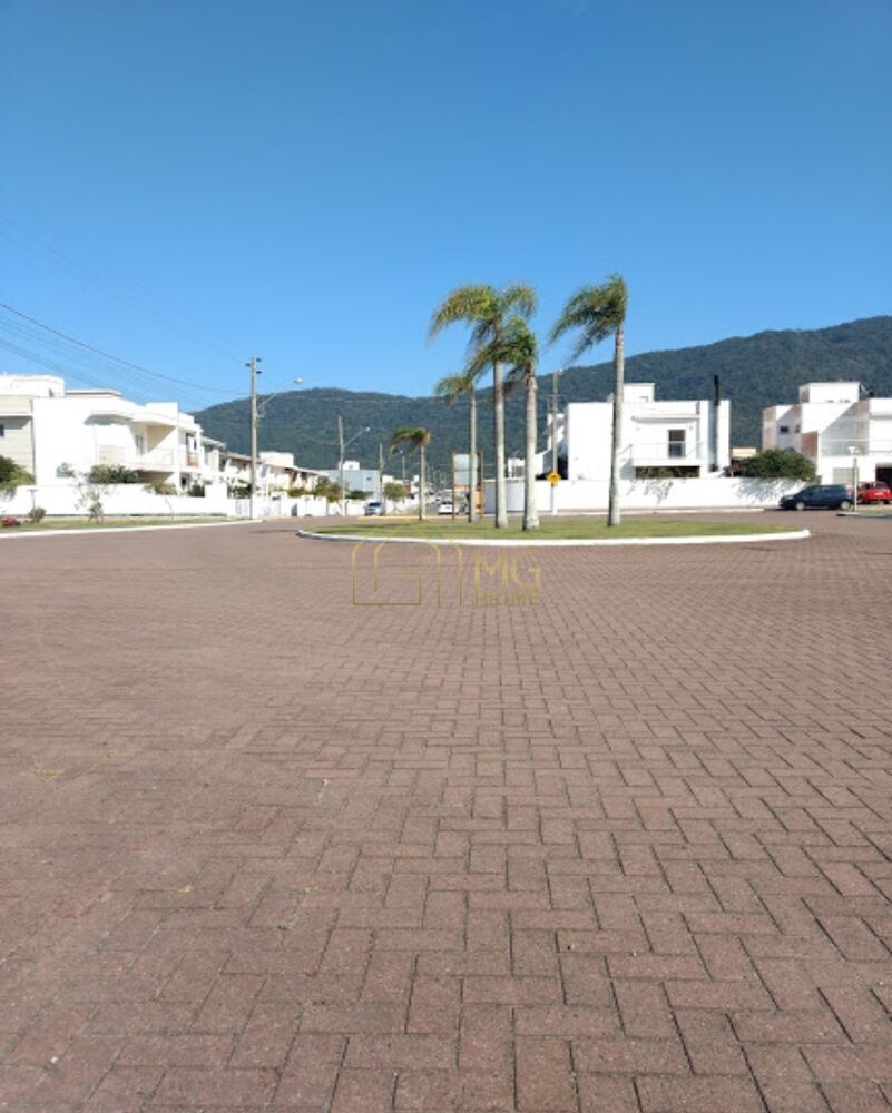 Casa à venda com 2 quartos, 90m² - Foto 30