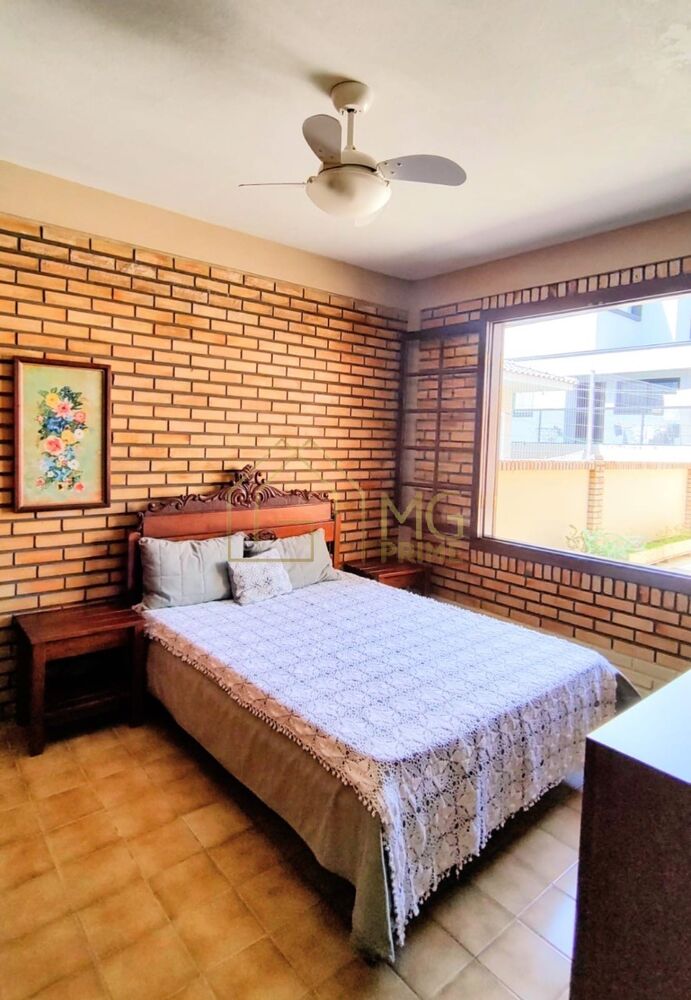 Casa, 4 quartos, 203 m² - Foto 1
