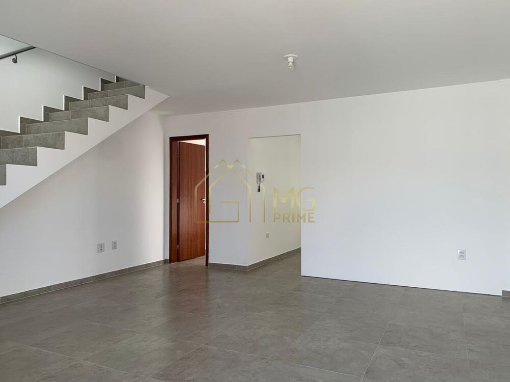 Casa à venda com 3 quartos, 137m² - Foto 2