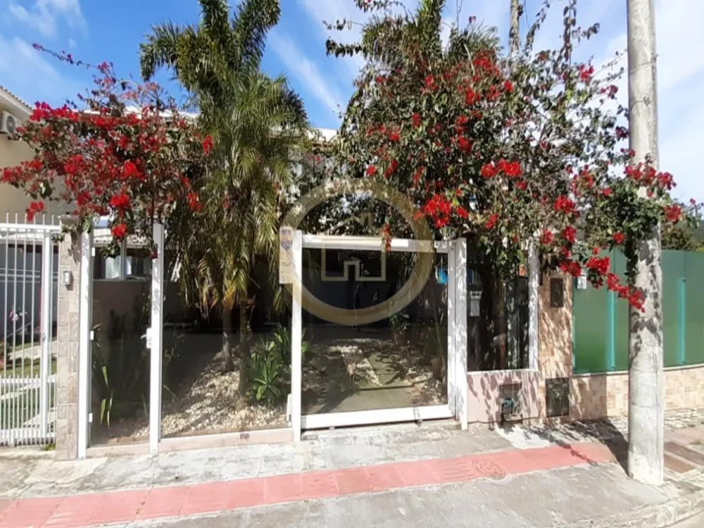 Casa, 3 quartos, 210 m² - Foto 2