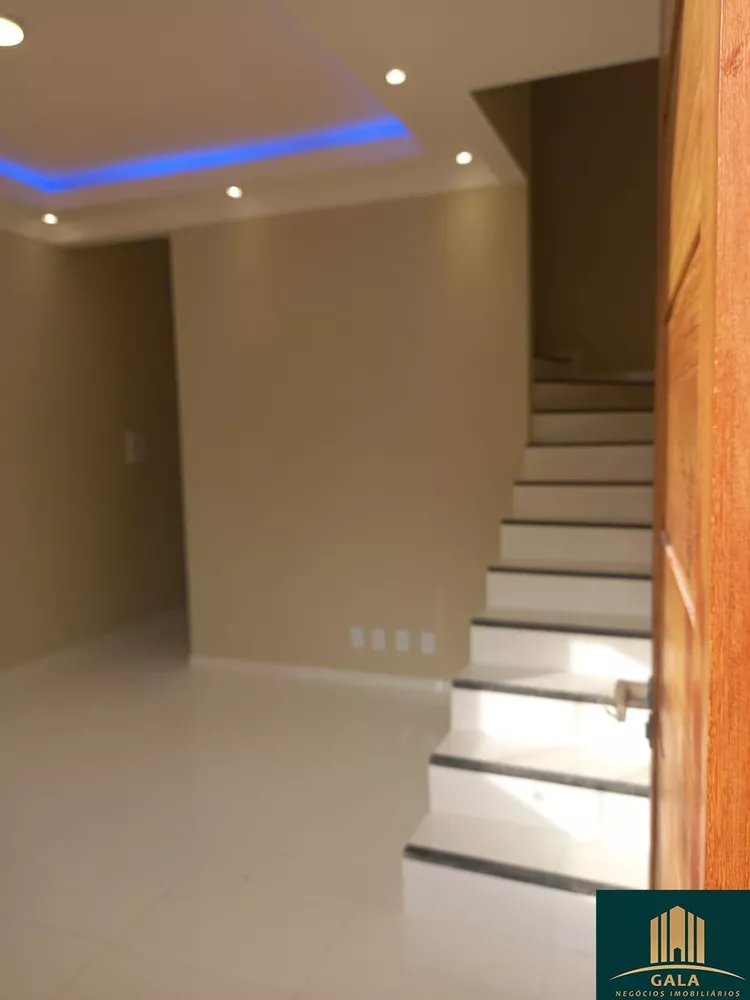 Casa à venda com 2 quartos, 79m² - Foto 6