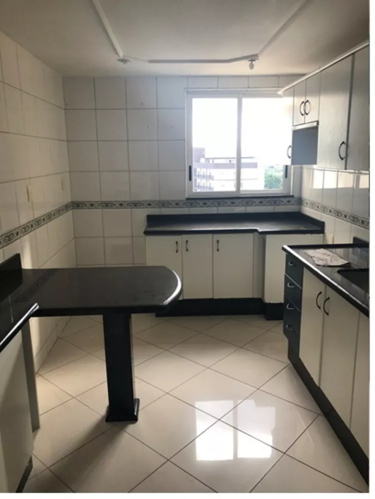 Cobertura à venda com 5 quartos, 250m² - Foto 3