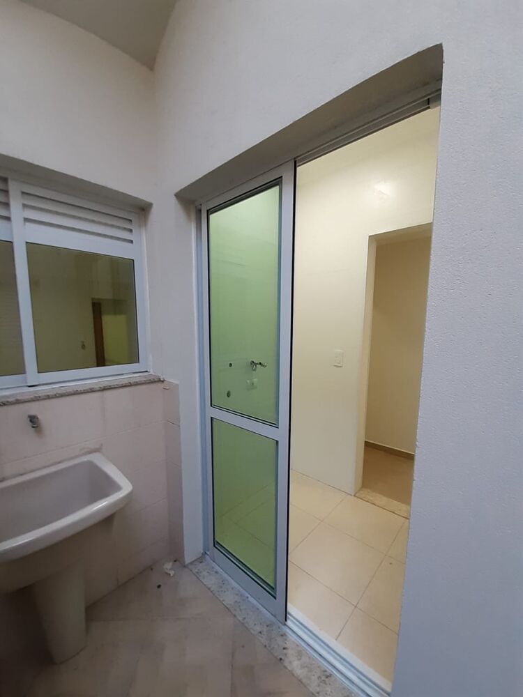 Apartamento à venda com 2 quartos, 67m² - Foto 5