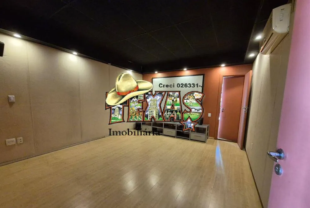 Sobrado, 3 quartos, 303 m² - Foto 1