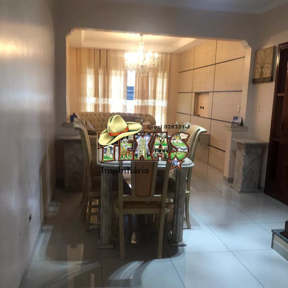 Sobrado à venda com 4 quartos, 350m² - Foto 1