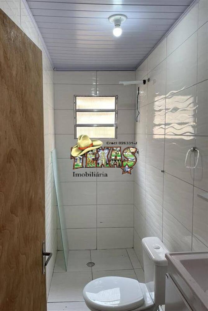 Casa à venda com 2 quartos, 105m² - Foto 1