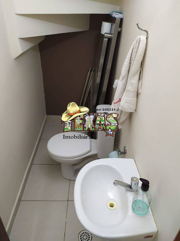 Sobrado à venda com 2 quartos, 70m² - Foto 1