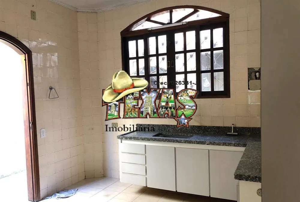 Casa à venda com 2 quartos, 125m² - Foto 1