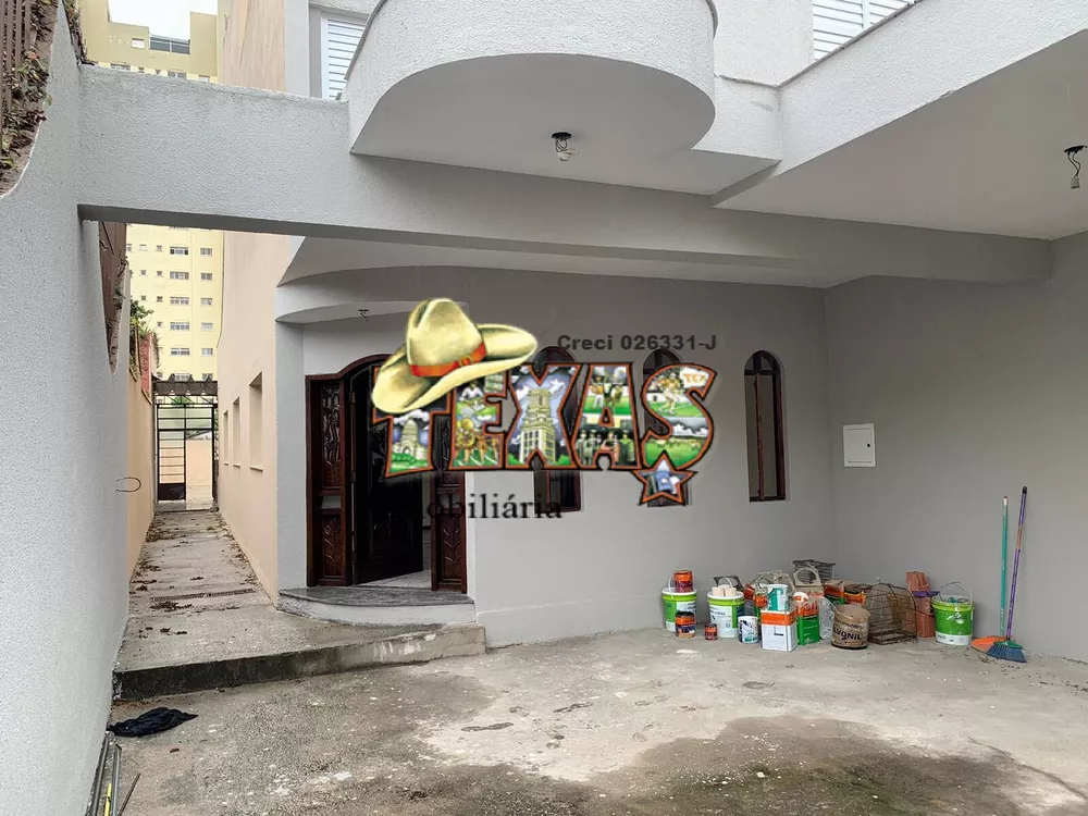 Casa para alugar com 3 quartos, 320m² - Foto 1