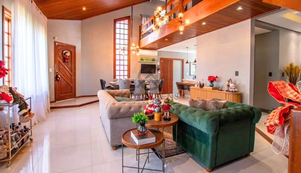 Casa, 3 quartos, 228 m² - Foto 2