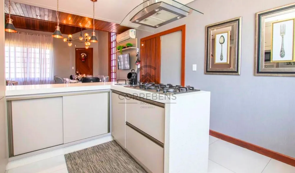 Casa, 3 quartos, 228 m² - Foto 4