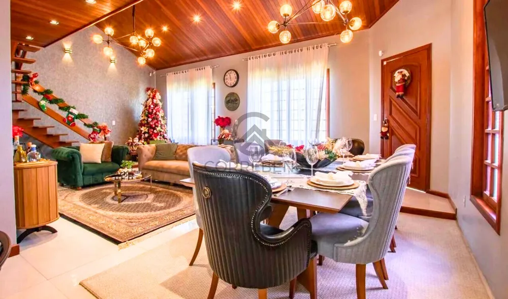 Casa, 3 quartos, 228 m² - Foto 1