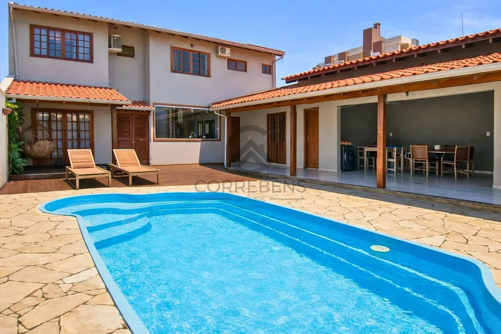 Casa, 3 quartos, 228 m² - Foto 2
