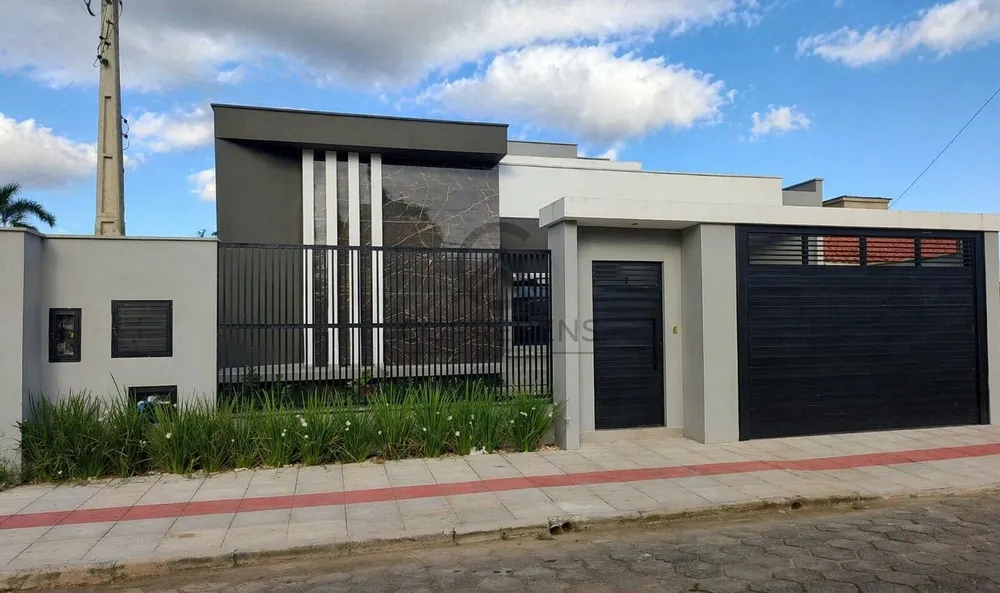 Casa, 3 quartos, 206 m² - Foto 1