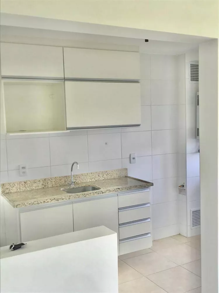 Apartamento à venda com 3 quartos, 81m² - Foto 2