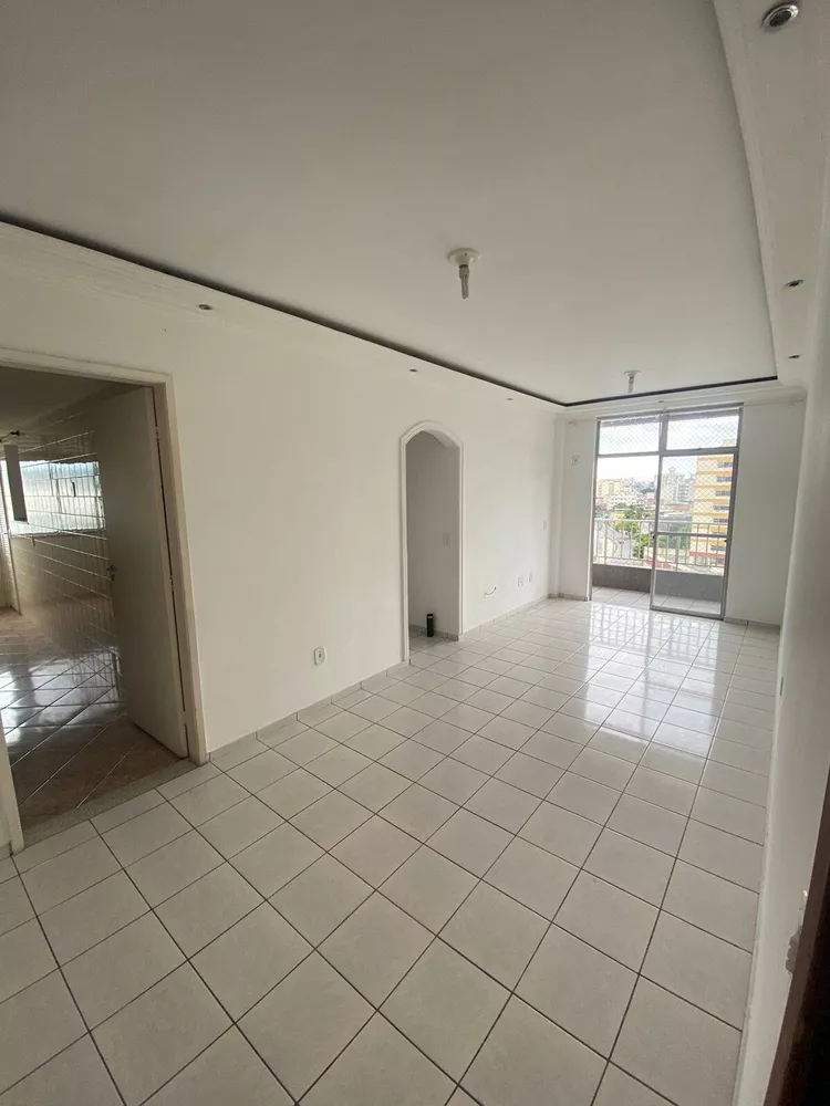 Apartamento à venda com 3 quartos, 66m² - Foto 2