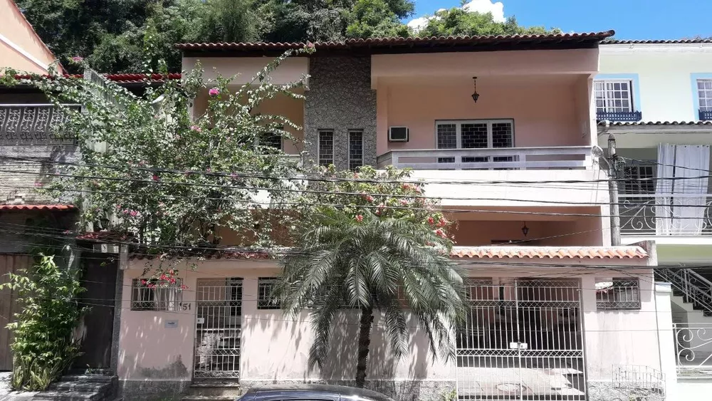 Casa de Condomínio à venda com 4 quartos, 248m² - Foto 1