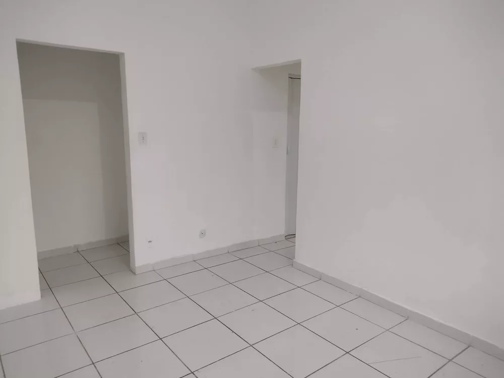 Apartamento à venda com 2 quartos, 70m² - Foto 3