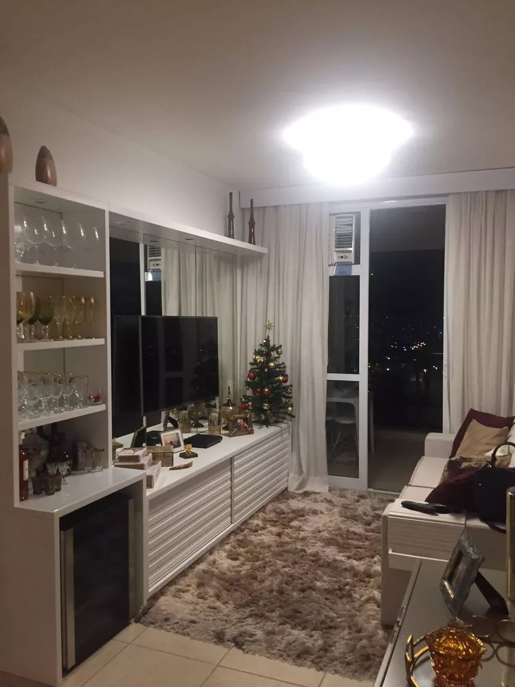 Apartamento à venda com 2 quartos, 69m² - Foto 2