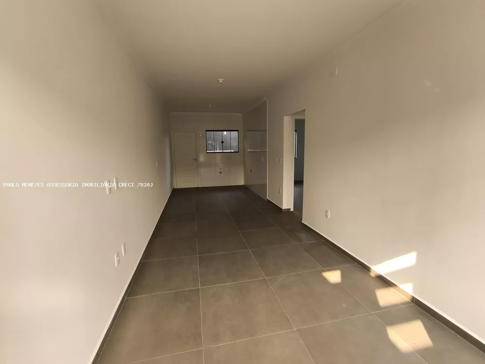 Casa à venda com 2 quartos, 96m² - Foto 4