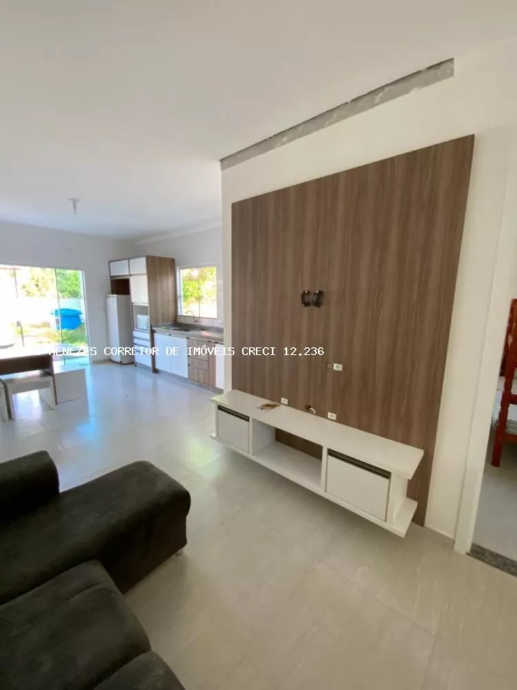 Casa à venda com 2 quartos, 165m² - Foto 2