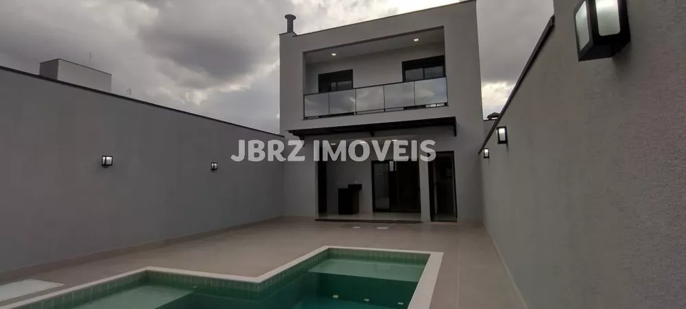 Casa à venda com 3 quartos, 198m² - Foto 1