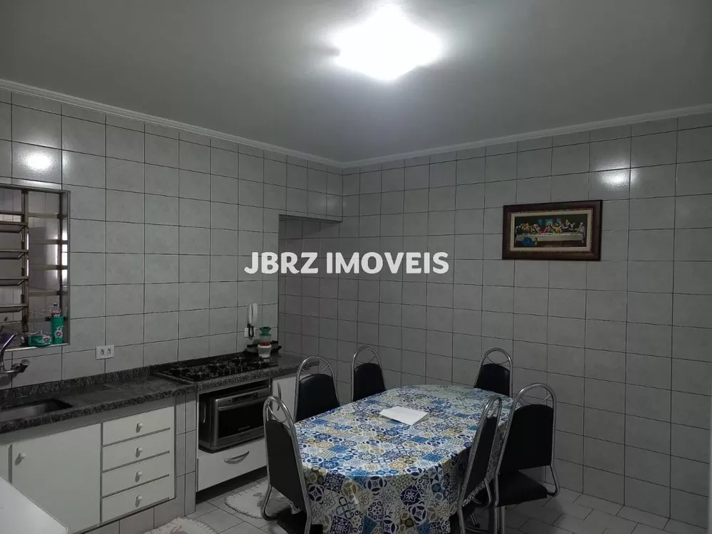 Casa à venda com 2 quartos, 300m² - Foto 8