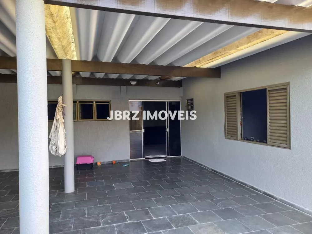 Casa à venda com 2 quartos, 300m² - Foto 4