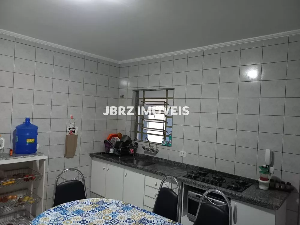 Casa à venda com 2 quartos, 300m² - Foto 6