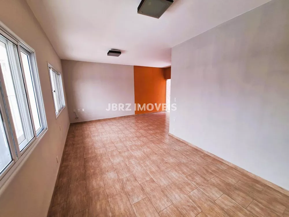 Casa à venda com 3 quartos, 150m² - Foto 4