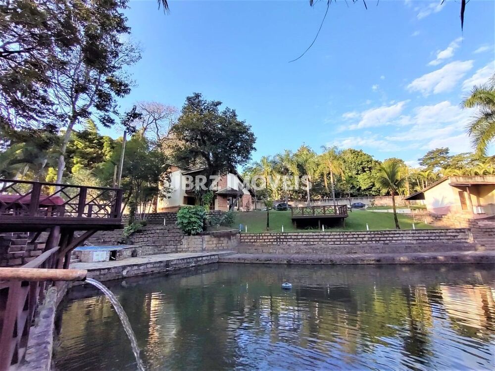 Chácara à venda com 5 quartos, 800m² - Foto 4