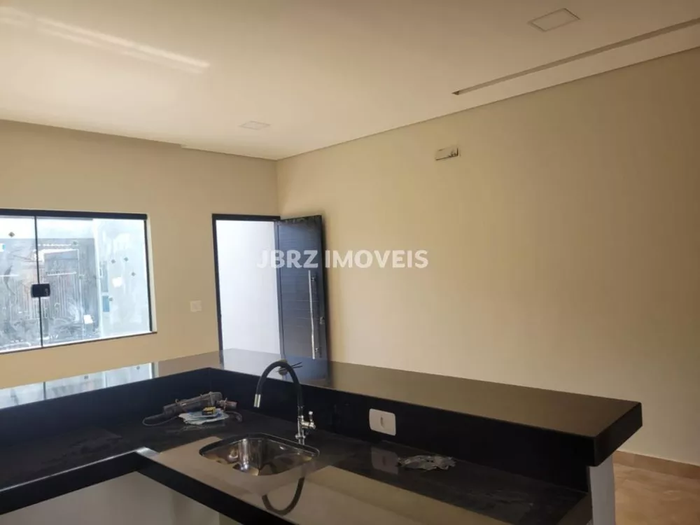 Casa à venda com 3 quartos, 82m² - Foto 4