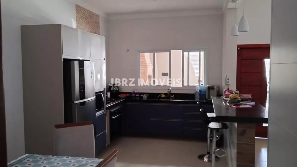 Casa à venda com 3 quartos, 135m² - Foto 2