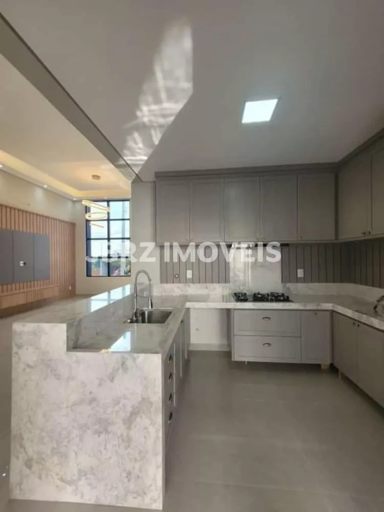 Casa de Condomínio à venda com 3 quartos, 180m² - Foto 2