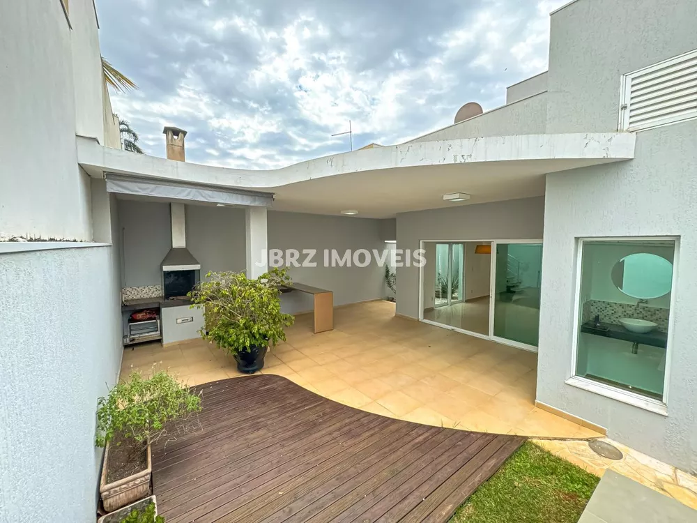 Casa à venda com 3 quartos, 208m² - Foto 4