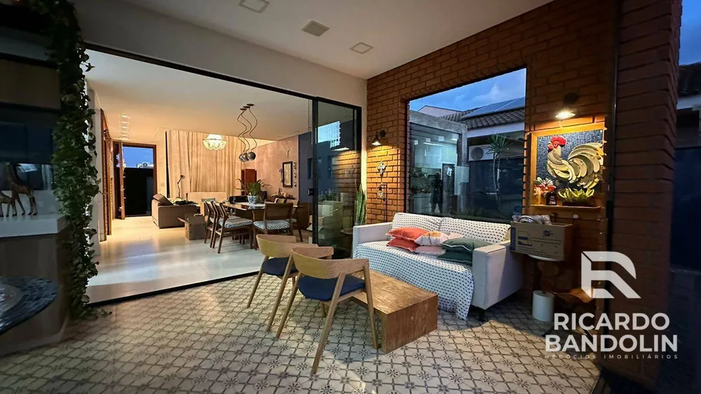 Casa, 3 quartos, 271 m² - Foto 2