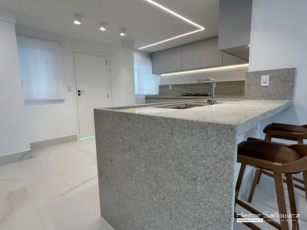 Apartamento, 3 quartos, 223 m² - Foto 1