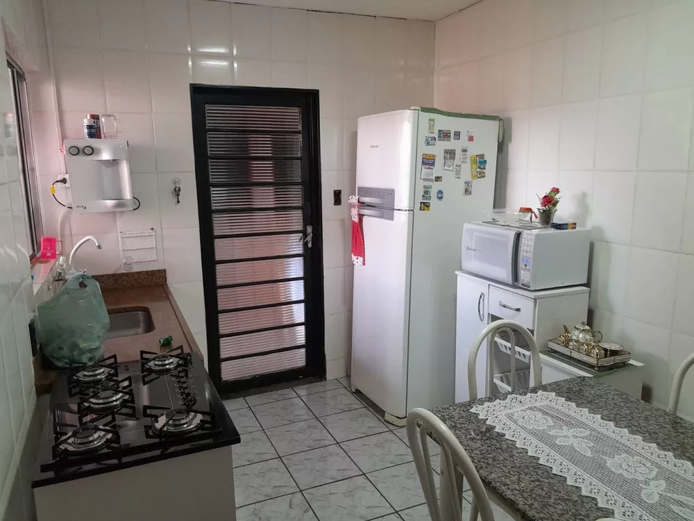 Casa à venda com 3 quartos, 207m² - Foto 12