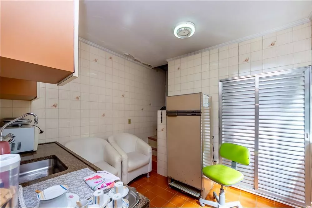 Casa à venda com 5 quartos, 185m² - Foto 2