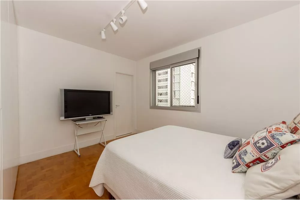 Apartamento à venda com 3 quartos, 198m² - Foto 3